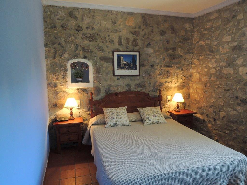 Hostal De La Rovira Oix 외부 사진