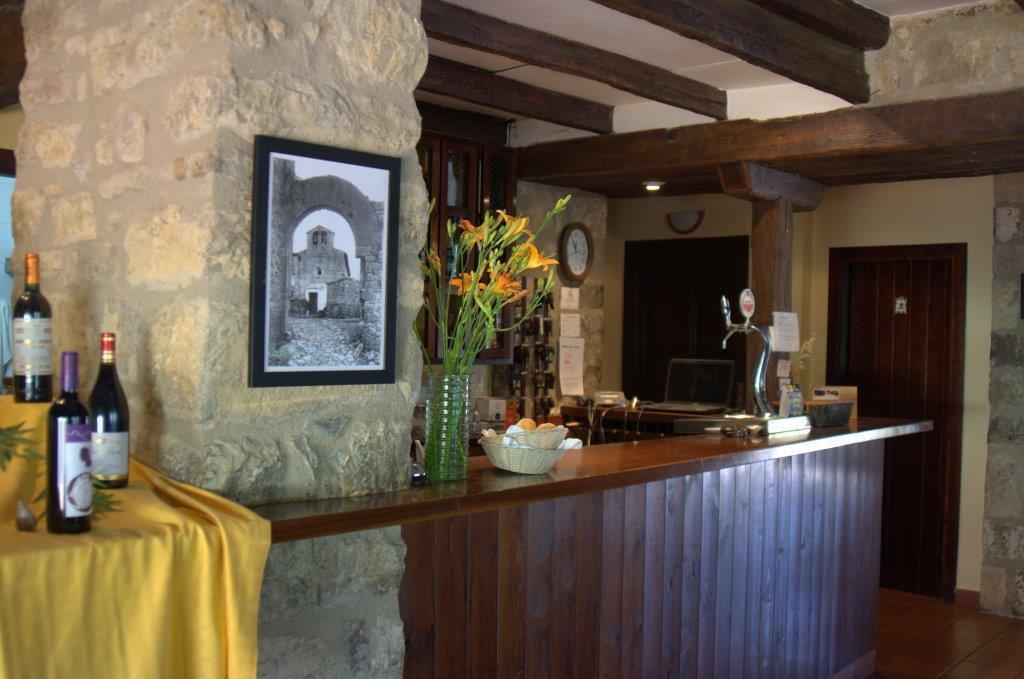 Hostal De La Rovira Oix 외부 사진