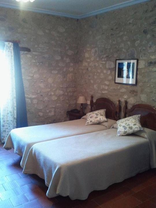 Hostal De La Rovira Oix 객실 사진