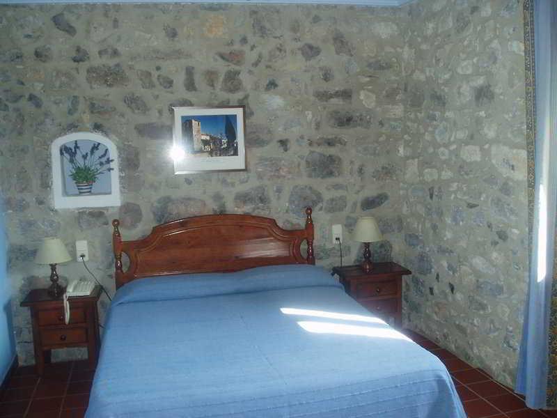 Hostal De La Rovira Oix 외부 사진