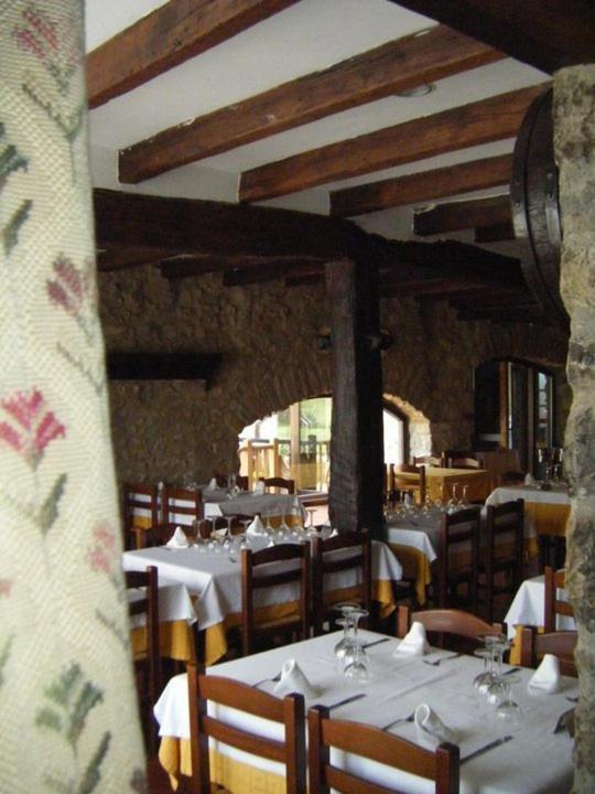 Hostal De La Rovira Oix 외부 사진