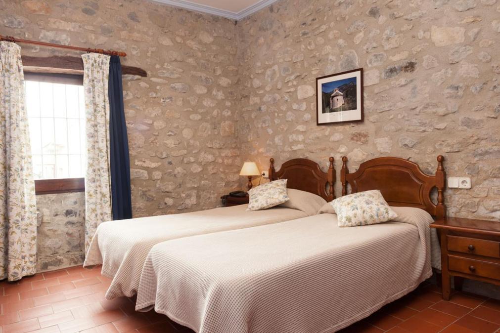 Hostal De La Rovira Oix 외부 사진